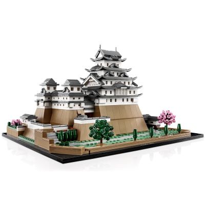 4. LEGO Architecture 21060 Himeji Castle