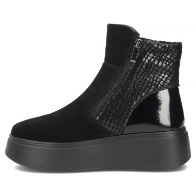 3. Women's leather ankle boots on a black platform Filippo DBT8077/26