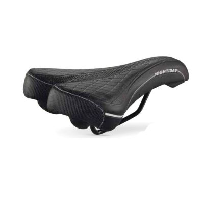 NIGHT/DAY saddle black