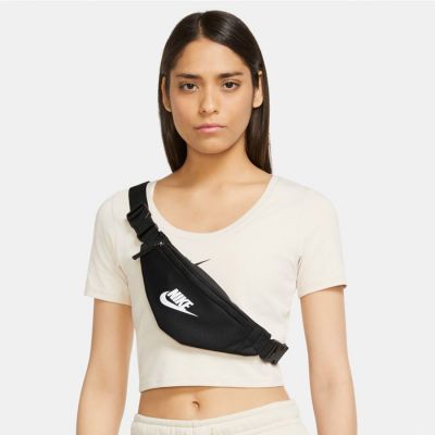 4. Nike Heritage Waistpack DB0488 010