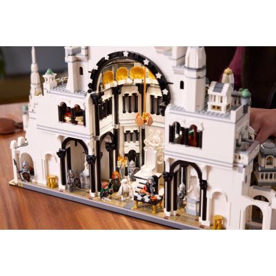 20. LEGO Icons 11377 - The Lord of the Rings: Minas Tirith