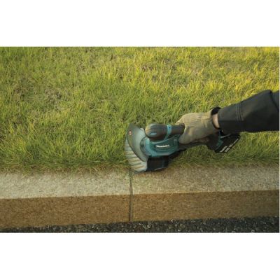 50. MAKITA DUM604ZX Cordless Grass Shears