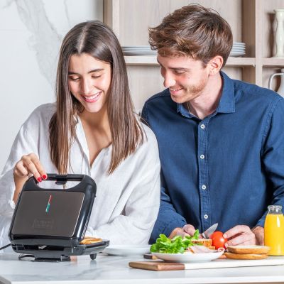 10. Black+Decker BXSA753E Sandwich Maker