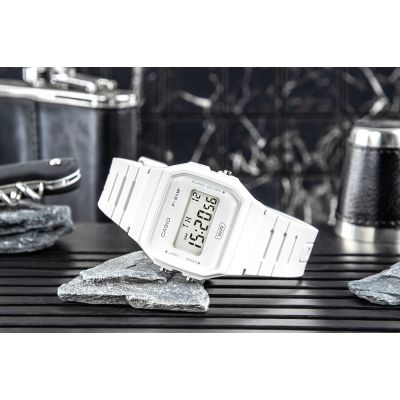 6. CASIO Unisex Watch F-91WB-7AEF + BOX