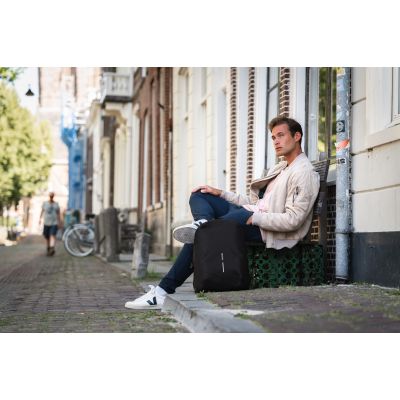 42. XD DESIGN ANTI-THEFT BACKPACK BOBBY SOFT BLACK P/N: P705.791