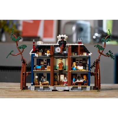 11. LEGO Icons 11370 - Stranger Things: Creel House