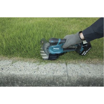 13. MAKITA DUM604ZX Cordless Grass Shears