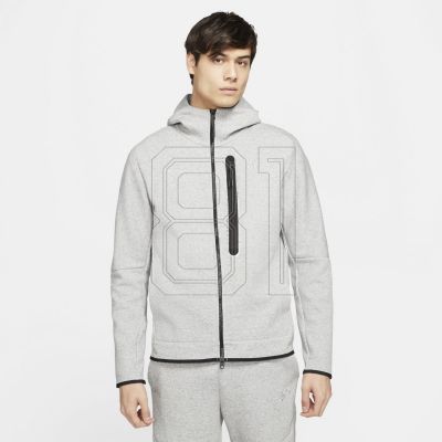 9. Nike Sportswear Tech Fleece M DD4688-010 sweatshirt