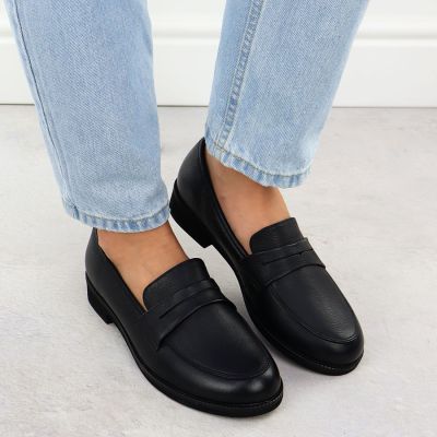 6. Women’s Black Leather Loafers Sergio Leone MK25112-S