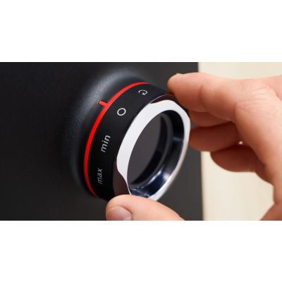 5. Bosch Series 4 MFWS450B Meat Grinder (1900W; black)