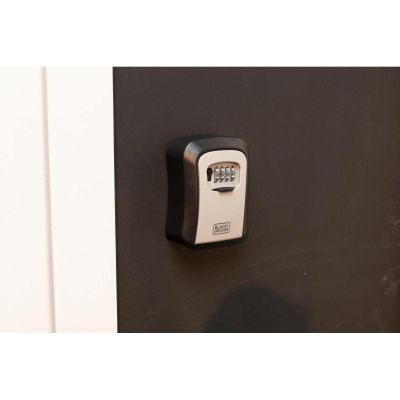 45. KEY SAFE BOX WITH 4-DIGITAL COMBINATION BLACK + DECKER