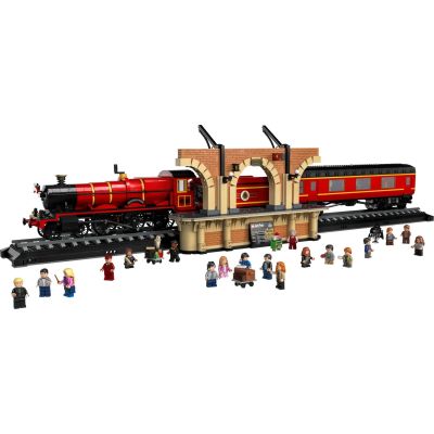 9. LEGO Harry Potter 76405 Hogwarts Express Collector's Edition