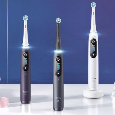 7. Braun Oral-B iO8 BLACK Electric Toothbrush