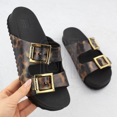 4. Zaxy RR285059 W INT2135D flip flops